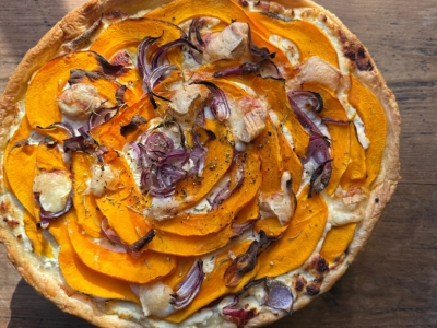Tarte fromagère corse au romarin et miel